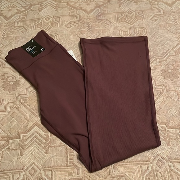 GapFit Rib Sky High Studio Purple Flare Leggings/NWT/M - Picture 13 of 13